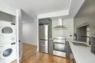 101 E 10th St Unit 8I, New York, NY 10003
