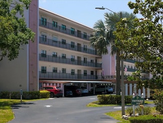 8174 Terrace Garden Dr N Unit 204, Saint Petersburg, FL 33709