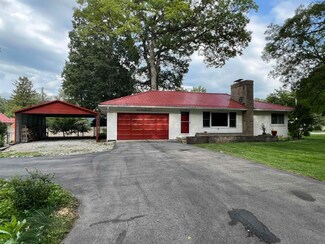 2616 Woodland Dr, Goshen, IN 46526