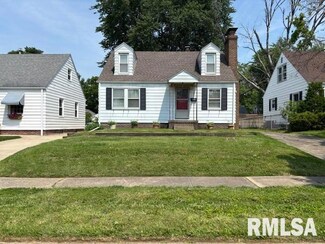 2136 N 6th St, Springfield, IL 62702