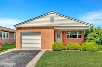 3 Virgin Islands Dr, Toms River, NJ 08757