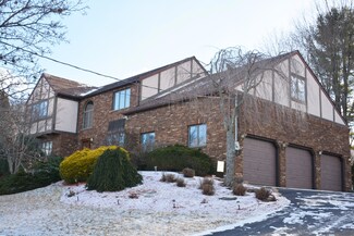 23 Idlewood Dr, Dallas, PA 18612