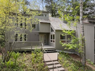 2755 Harbor-Petoskey Rd Unit 8, Harbor Springs, MI 49740