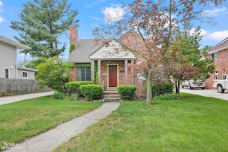 1921 Pinecrest Dr, Ferndale, MI 48220