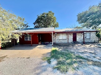 520 Munson St, Tow, TX 78672