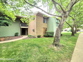 218 Medford Ct Unit E, Manalapan, NJ 07726
