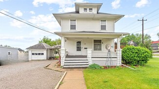 100 E Welsh St, Williamsburg, IA 52361