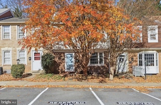 5 Hyacinth Ct, Gaithersburg, MD 20878