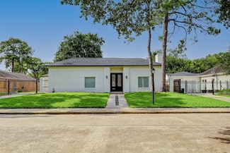 10118 Briar Rose Dr, Houston, TX 77042