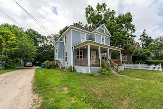 211 W Delaware St, Decatur, MI 49045