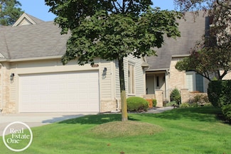 16876 Pebble Ct Unit 120, Macomb, MI 48042