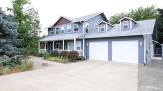 136 Lucas Ct, Eagle Point, OR 97524