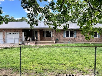 12241 Pipeline Rd, Bourbon, MO 65441