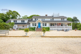296 E Montauk Hwy, Hampton Bays, NY 11946