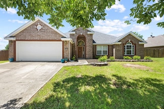2977 N Quartz Dr, Fayetteville, AR 72704
