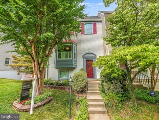 2985 Oakleigh Ln, Oakton, VA 22124