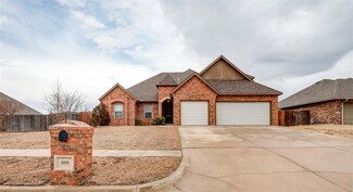 809 SE 8th St, Moore, OK 73160