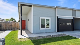 520 Whitefish Ln, Pasco, WA 99301