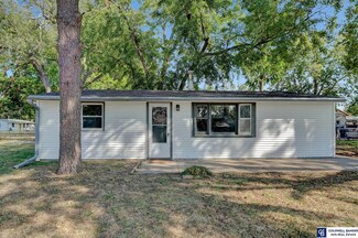 7301 Morton St, Lincoln, NE 68507