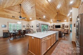 225 Henrys Glen Dr, Morganton, NC 28655