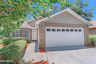 6 Oak Village Dr, Ormond Beach, FL 32174