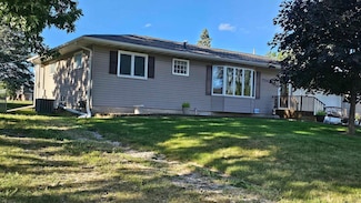 2542 Edgemont Ave, Waterloo, IA 50702