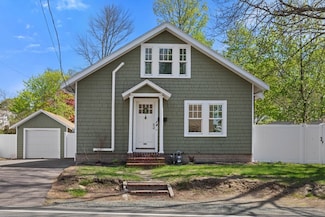 14 Collins St, Danvers, MA 01923