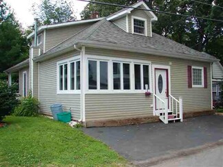 1105 Sunday Ln, Winona Lake, IN 46590