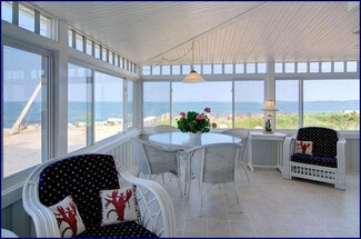 12 Surf St, Saco, ME 04072