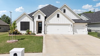 9218 N 141st Ave E, Owasso, OK 74055