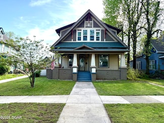504 5th St, Monett, MO 65708