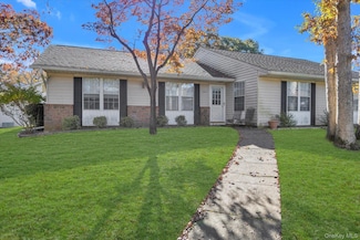416 Weymouth Ct Unit A, Ridge, NY 11961