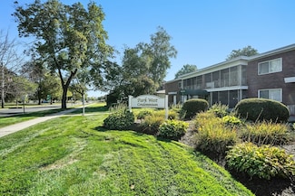 27 Park Avenue Ct Unit 8, West Springfield, MA 01089