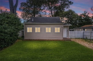 233 Pawnee St, Ronkonkoma, NY 11779