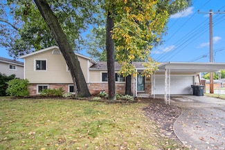 1629 Hass Dr, South Bend, IN 46635