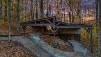 415 Floyd Dr, Smithville, TN 37166