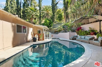 4300 Pampas Rd, Woodland Hills, CA 91364