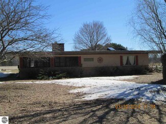 8797 S Garlock Rd, Carson City, MI 48811