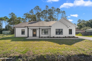 832 Combel St, Waveland, MS 39576