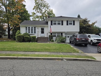 31 Maplewood Blvd, Suffern, NY 10901