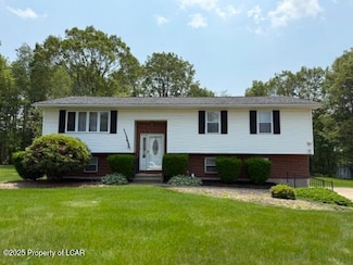 12 Saint Theresa Dr, Hazleton, PA 18202