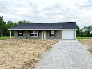 321 W Hainline St, El Dorado Springs, MO 64744