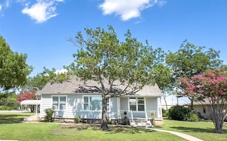 832 N Main St, Muenster, TX 76252