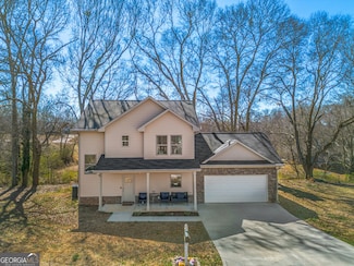 221 Cobb Dr, Royston, GA 30662