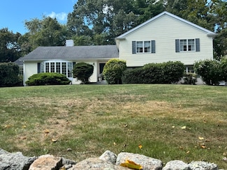 2 Slades Farm Ln, South Dartmouth, MA 02748