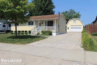 68895 Howard St, Richmond, MI 48062