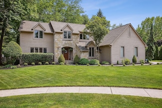 168 Meadow Ridge Ct, Powell, OH 43065
