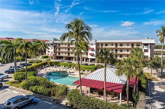 801 River Point Dr Unit 201A, Naples, FL 34102