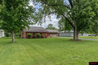 50 50 Skyline Dr, Mankato, MN 56001