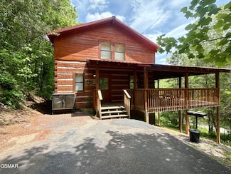 2575 Black Bear Ln, Sevierville, TN 37876